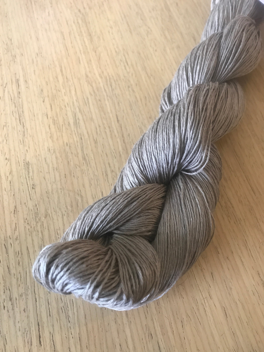 Lithuanian linen yarn by Midwinter colour 11.24