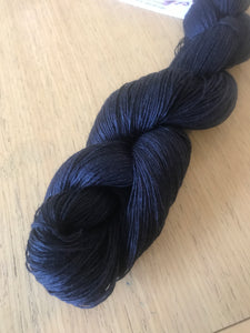 Lithuanian linen yarn by Midwinter colour 2.16